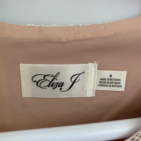 White lace dress - Picture 2 of 2